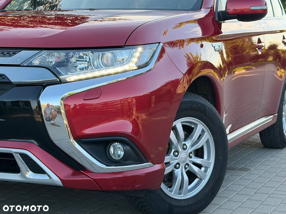 Mitsubishi Outlander Intense + - 24