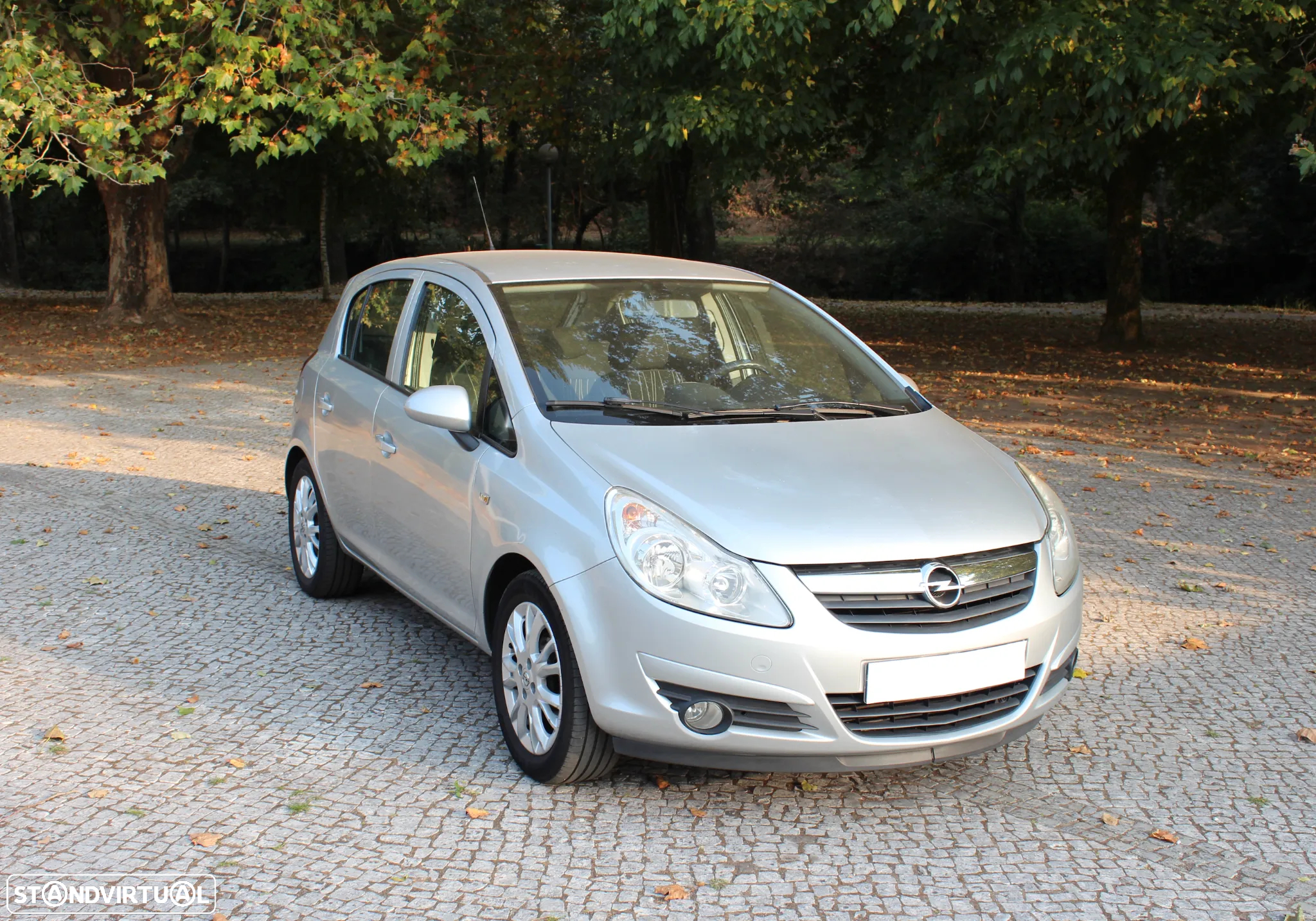 Opel Corsa 1.3 CDTi Enjoy EcoFLEX - 2