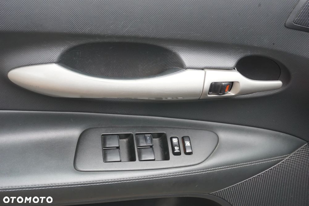 Toyota Auris 2.2 D-4D D-CAT - 19