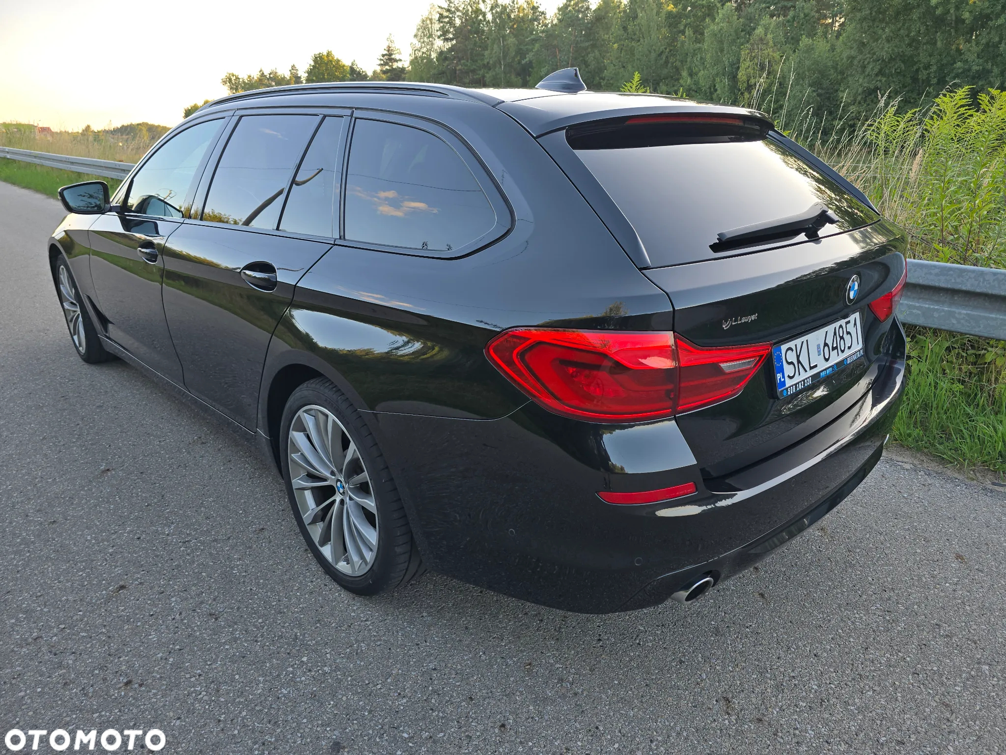 BMW Seria 5 520d Touring M Sport Edition - 4