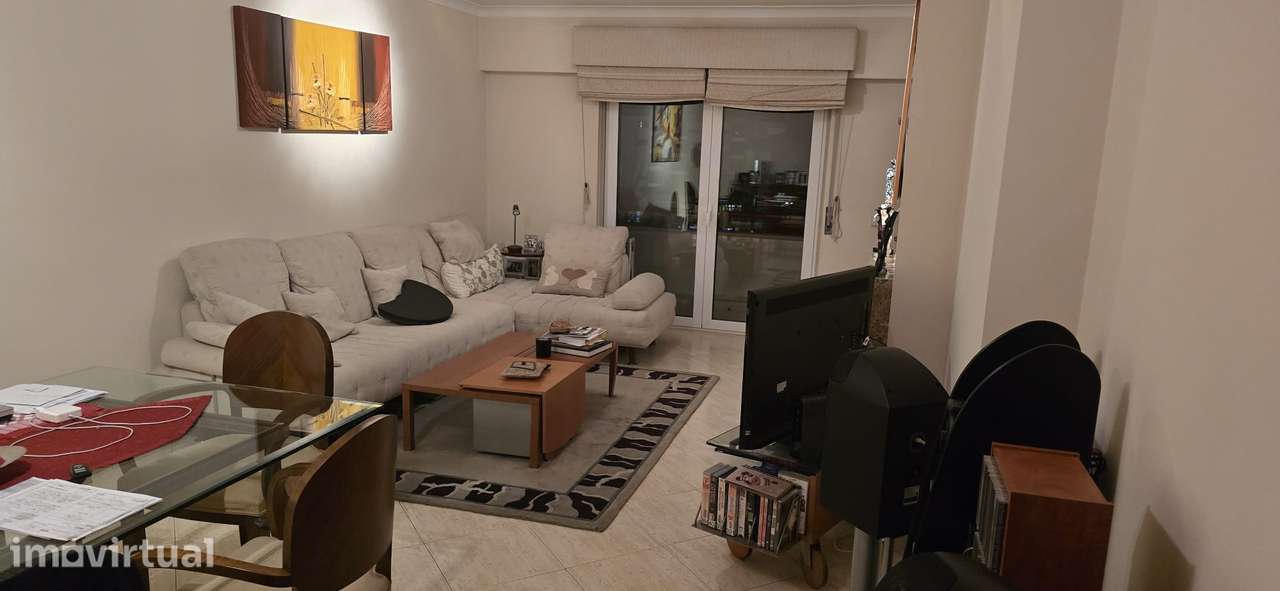 T2 com varanda, garagem e elevador em Sintra - Grande imagem: 3/10
