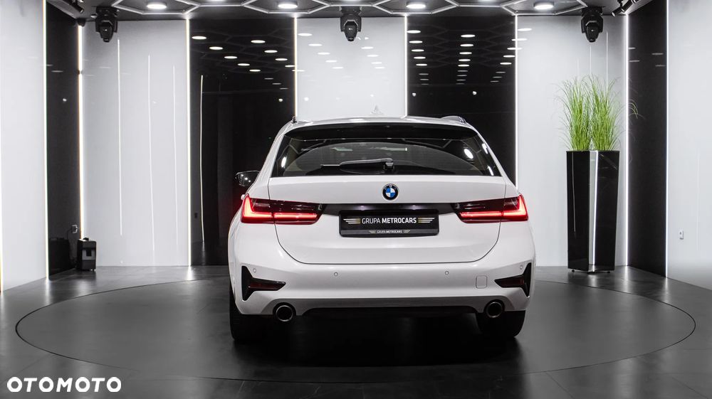 BMW Seria 3 320i Sport Line - 6