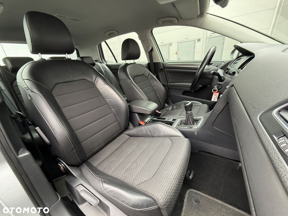 Volkswagen Golf - 29