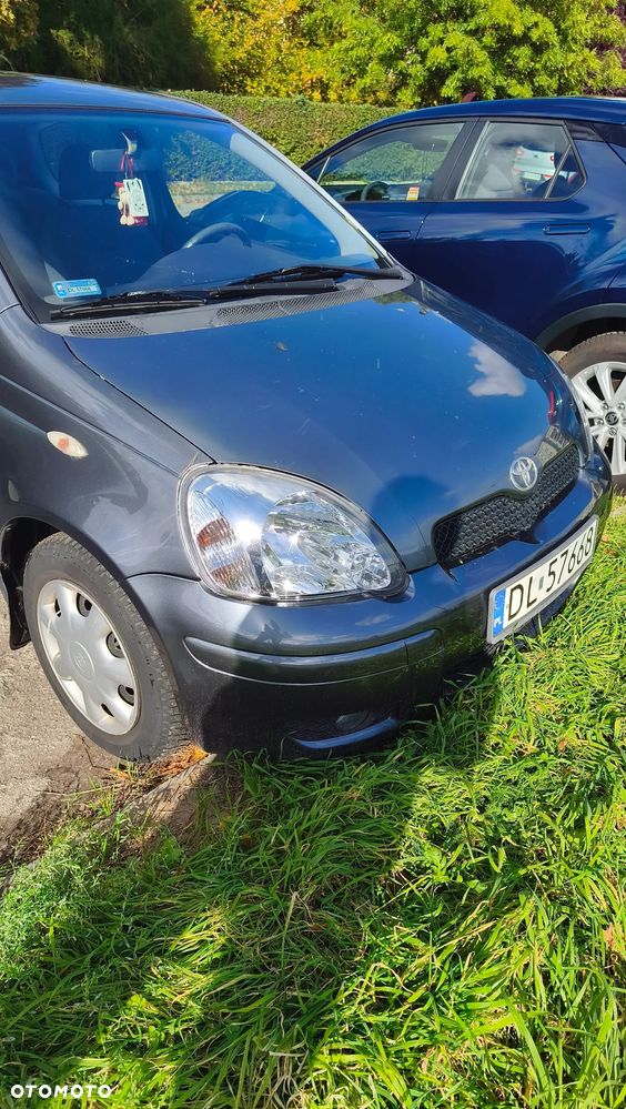 Toyota Yaris 2004 photo 2