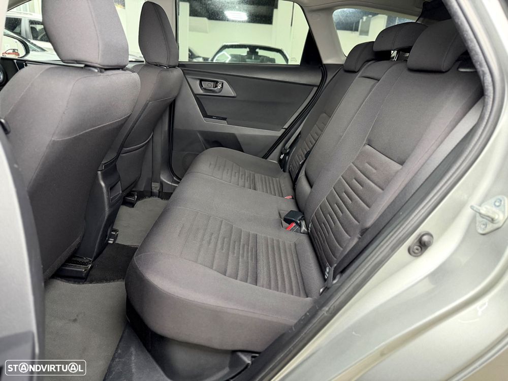 Toyota Auris Touring Sports 1.8 HSD Comfort +P.Sport+Navi - 19