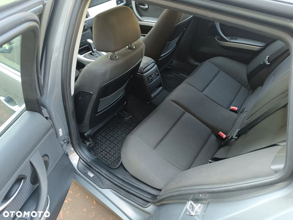 BMW Seria 3 320d Touring Sport-Aut - 8