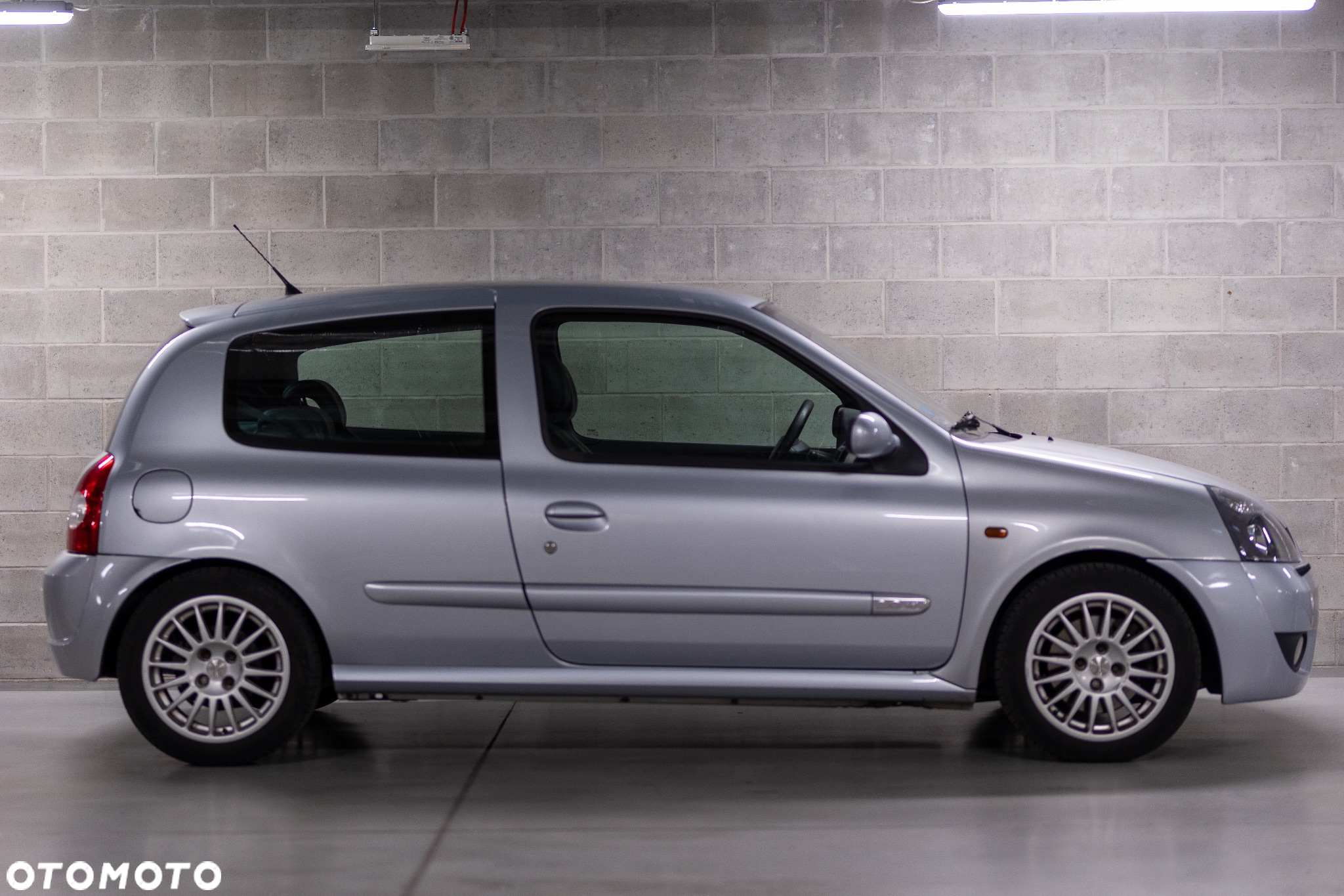 Renault Clio 2.0 16V Sport - 5