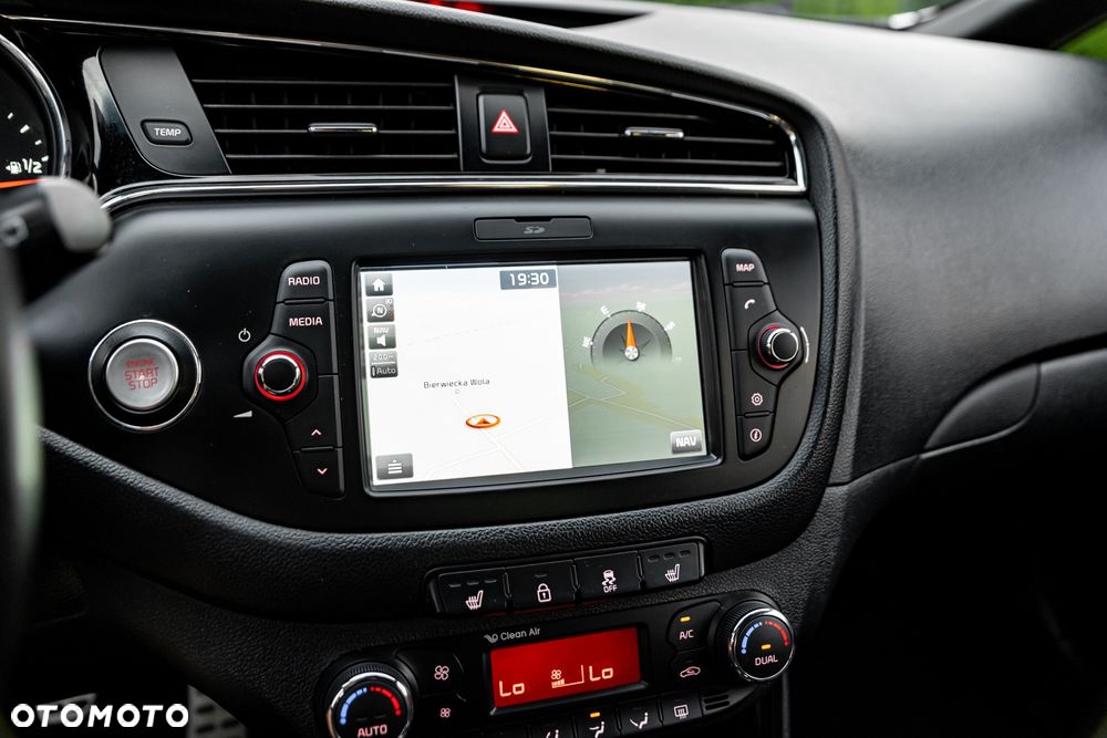 Kia Ceed 1.6 T-GDI GT - 32