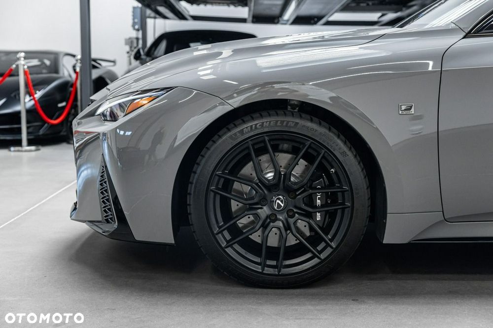 Lexus IS - 15