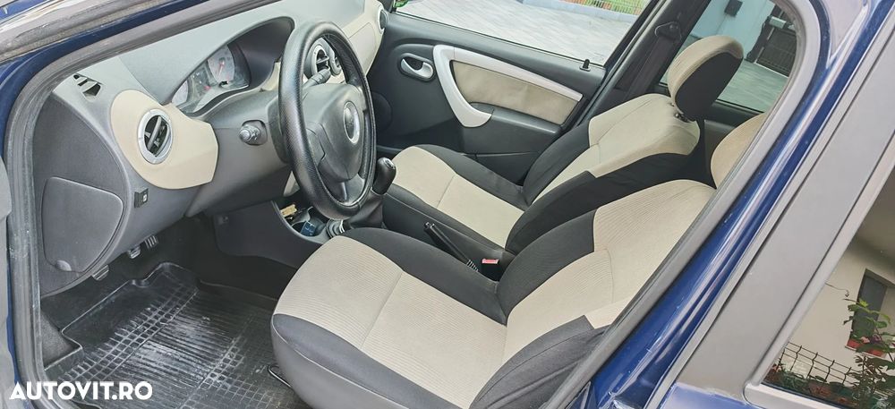Dacia Logan 1.6 16V Prestige - 8