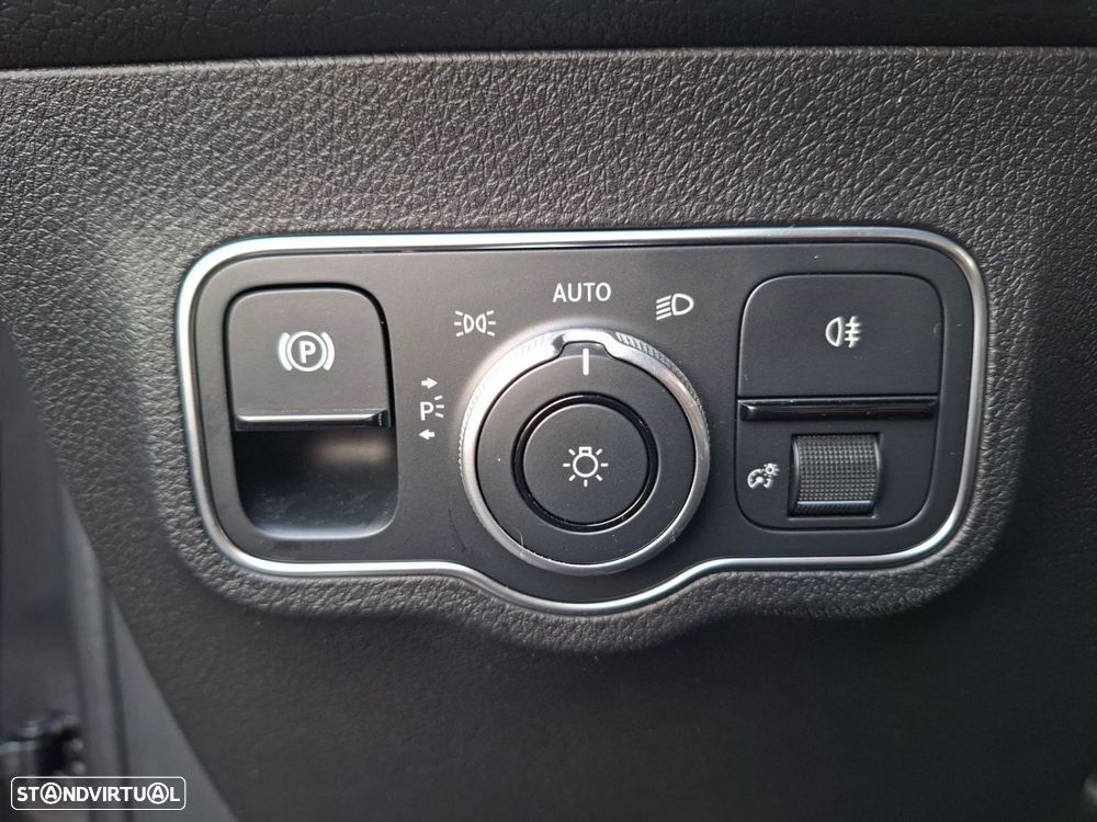 Mercedes-Benz GLB 200 d AMG Line - 20