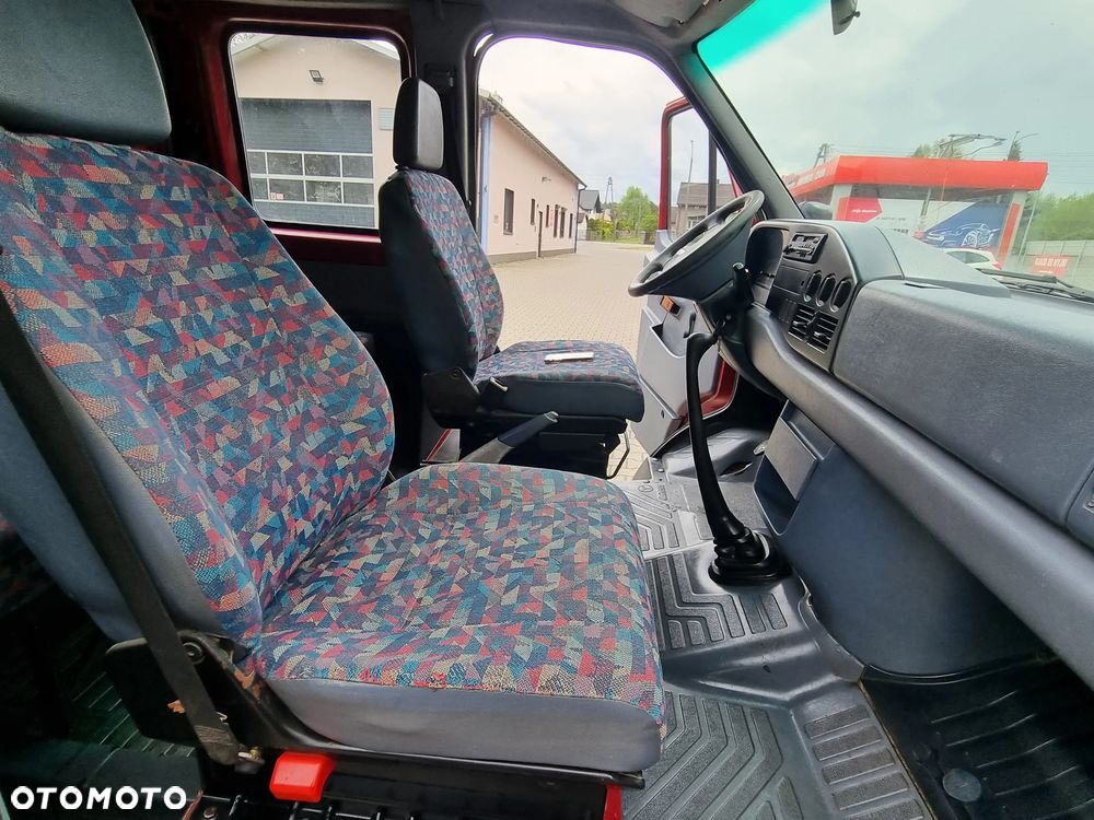 Mercedes-Benz Sprinter - 14