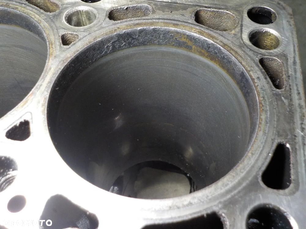 VW T5 2.0 TDI CAA BLOK SILNIKA - 5