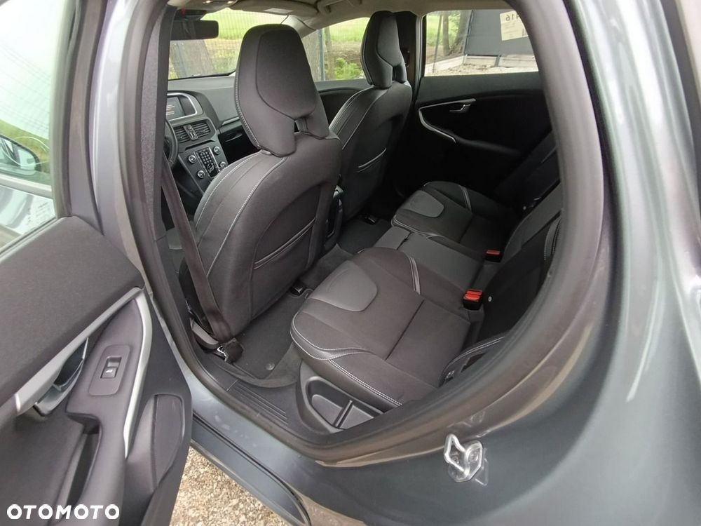 Volvo V40 - 16