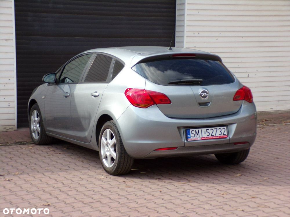 Opel Astra - 9