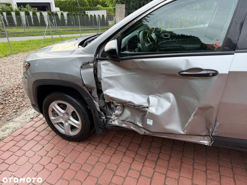 Jeep Compass - 4
