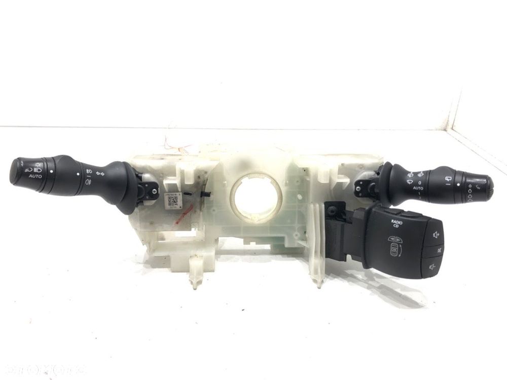 PRZEŁĄCZNIK ZESPOLONY - 86.00 PLN - RENAULT MEGANE III liftback (BZ0/1_, B3_) 2008 - 2022 1.6 16V - 1