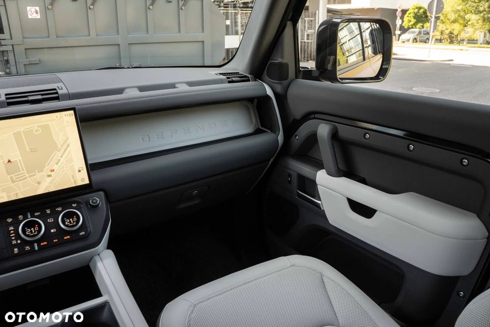 Land Rover Defender 3.0 D250 mHEV S - 22
