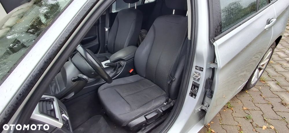 BMW Seria 3 320d DPF Touring - 8