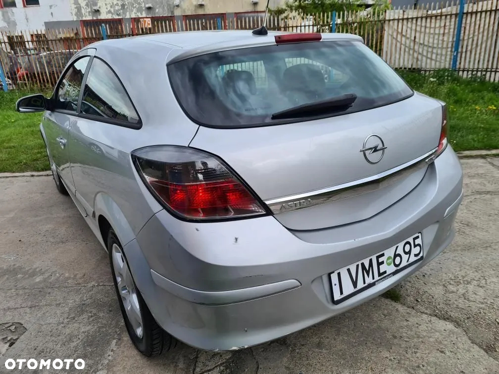 Opel Astra III GTC 1.7 CDTI Essentia - 8