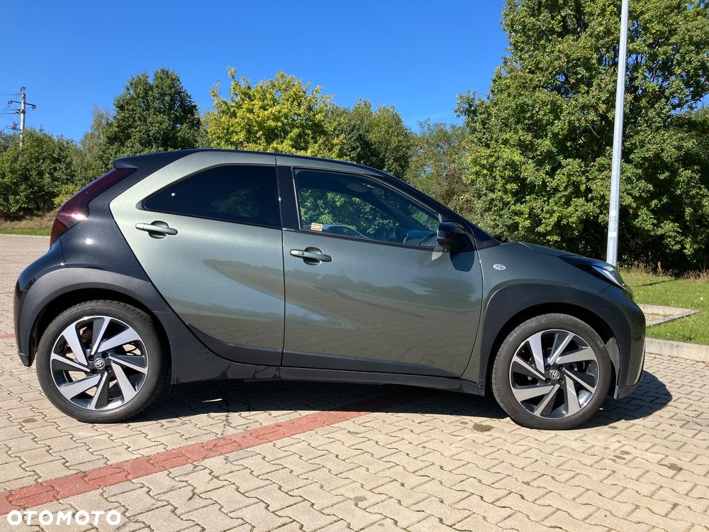 Toyota Aygo X 1.0 VVT-i Executive CVT - 4