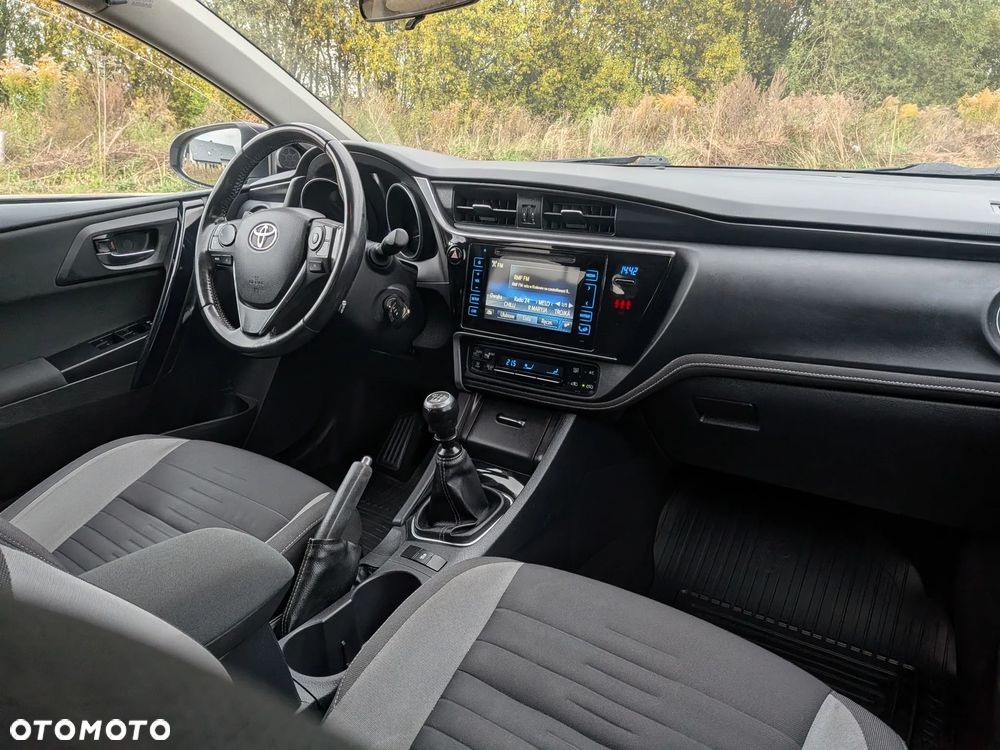 Toyota Auris 1.6 Prestige - 17
