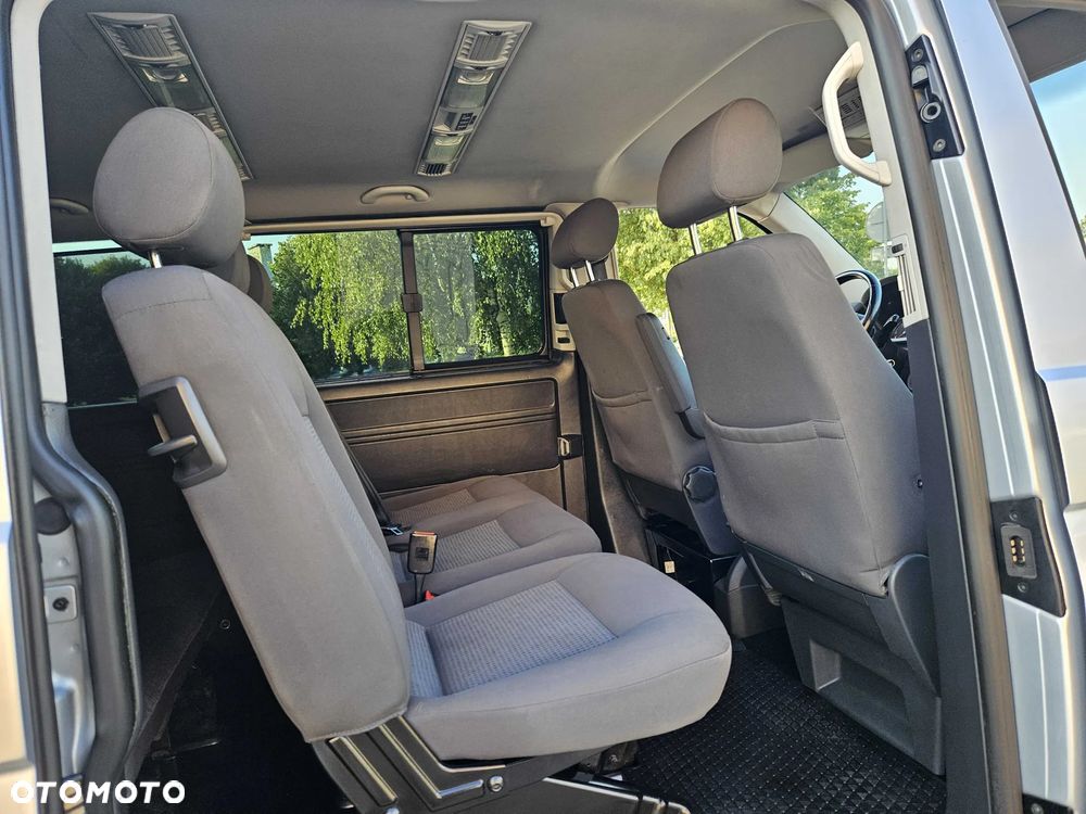 Volkswagen Caravelle - 24