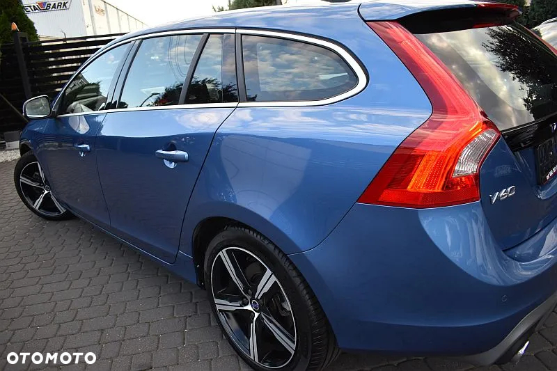 Volvo V60 D4 R-Design - 30
