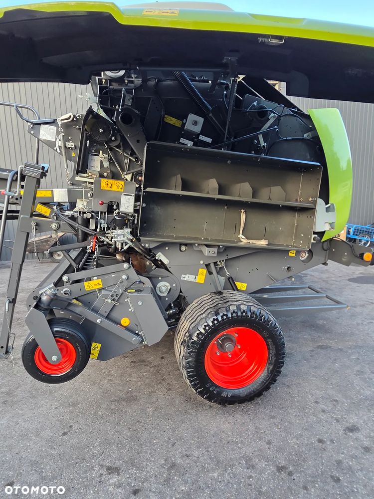 Claas Variant 465 RC - 14