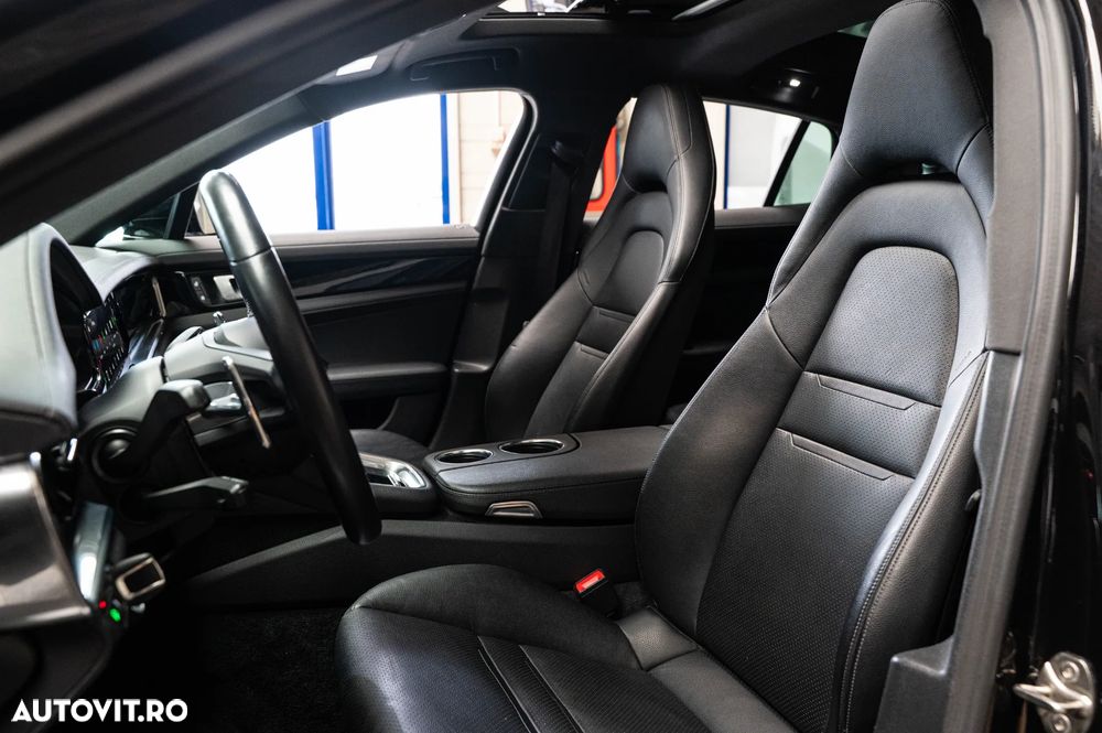 Porsche Panamera 4 E-Hybrid - 5