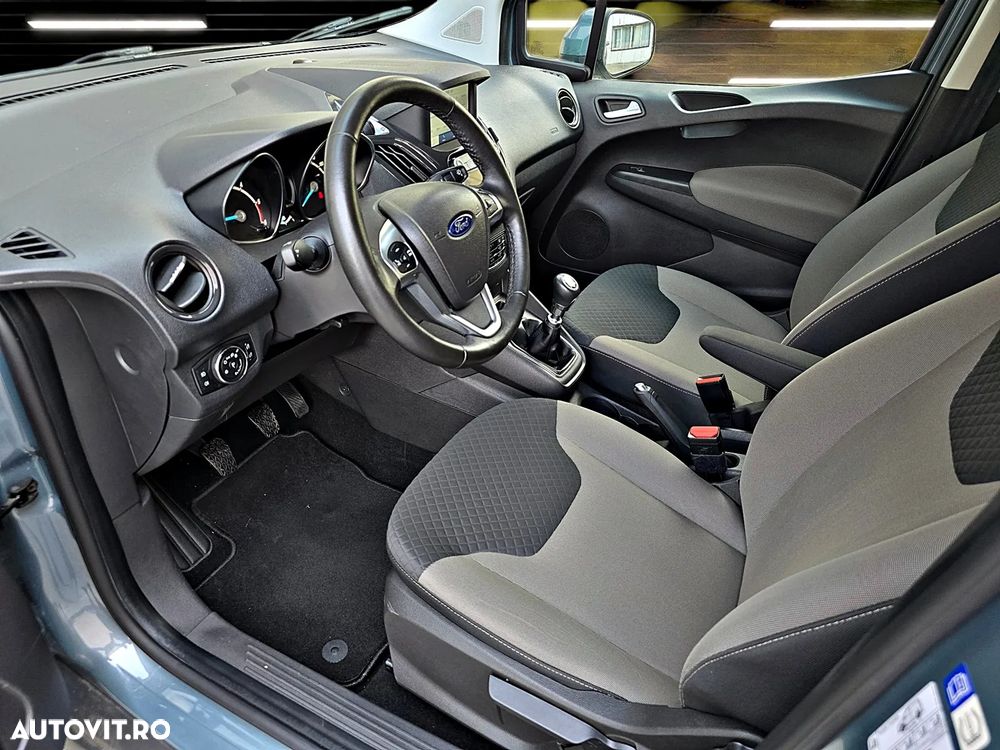 Ford Tourneo Courier 1.5 TDCi S&S Titanium - 6