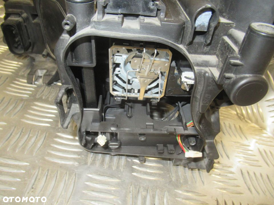 LAMPA PRZÓD PRZEDNIA PRAWA AUDI A1 XENON 2010-2014 rok - 10