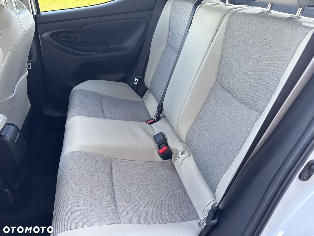 Toyota Yaris Hybrid 1.5 Executive - 11