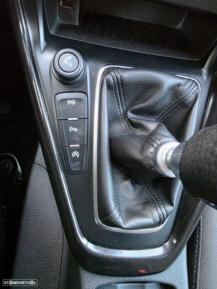 Ford Focus 1.0 SCTi Titanium - 35