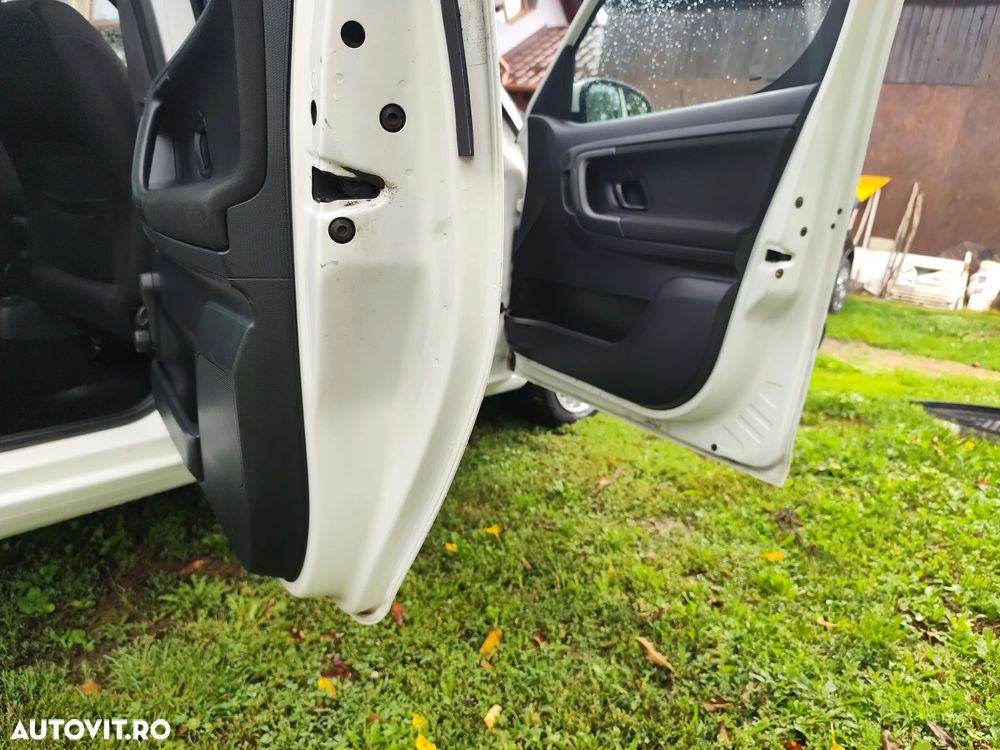 Skoda Roomster 1.2 HTP Ambition - 10