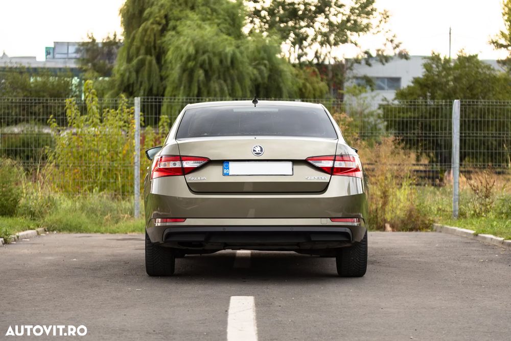 Skoda Superb 2.0 TDI DSG Ambition - 5
