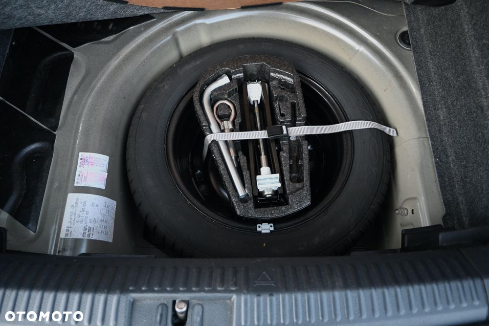 Volkswagen Polo 1.6 TDI Highline - 36