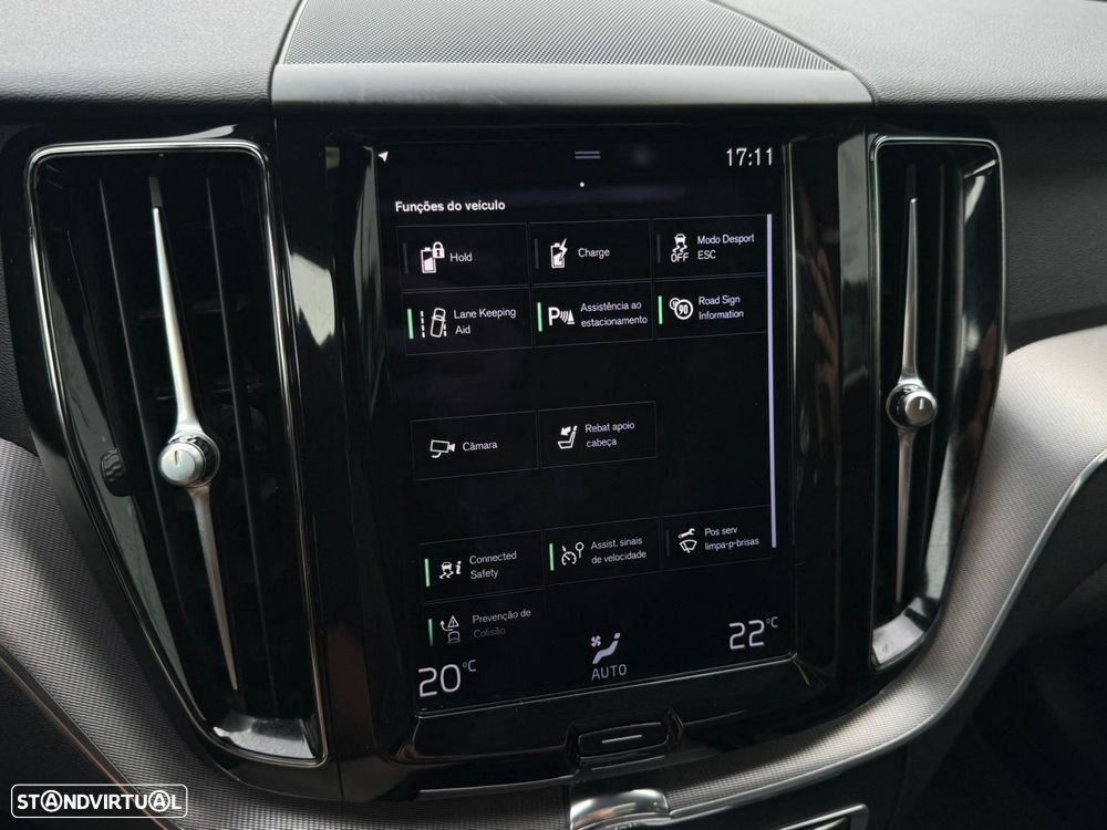 Volvo XC 60 2.0 T6 PHEV R-Design AWD - 39