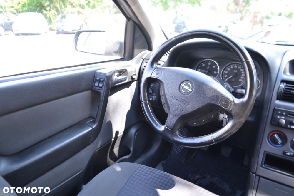 Opel Astra - 9