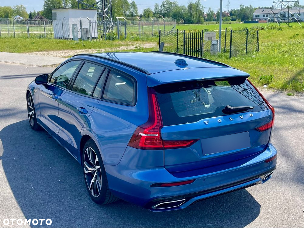Volvo V60 D4 R-Design - 4