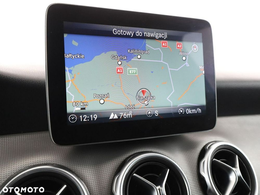 Mercedes-Benz GLA 180 Urban - 25
