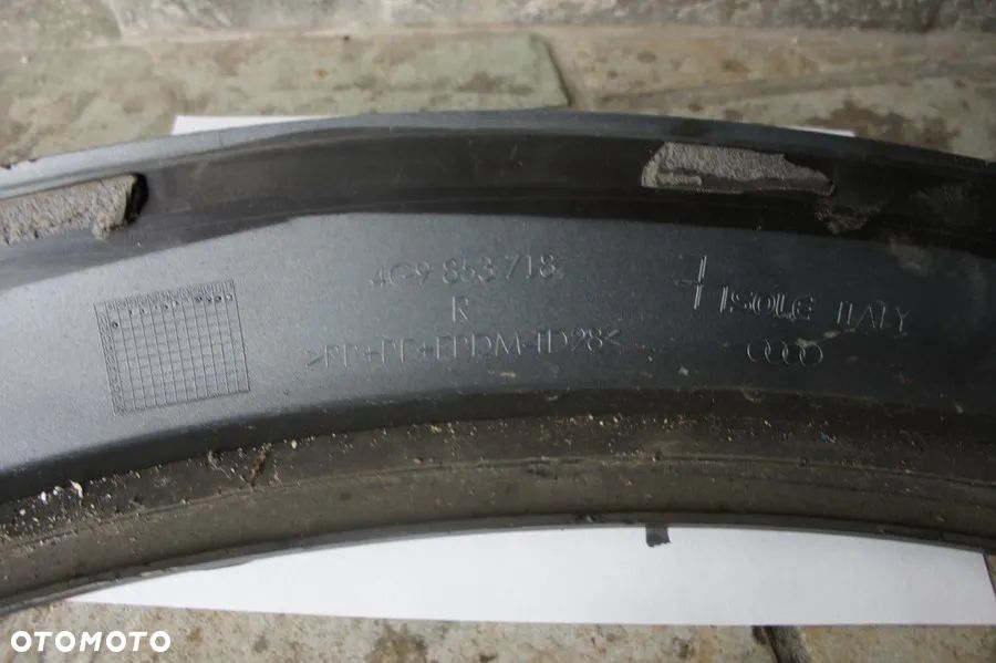 NR 84 Listwa błotnika Audi A6 4G0 Allroad prawy przód 4G9853718 - 4