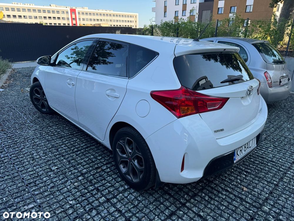 Toyota Auris 1.4 D-4D Active - 3