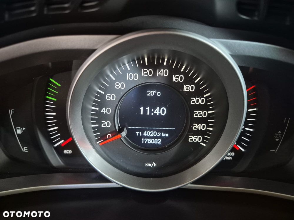Volvo V40 D2 Drive-E Momentum - 8