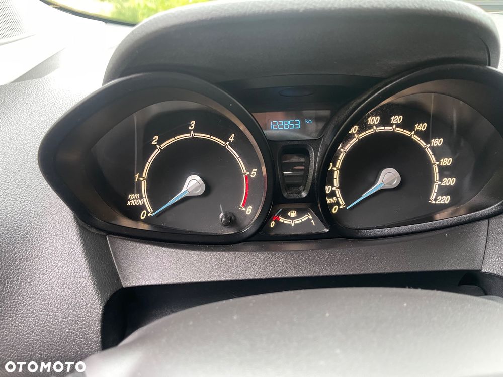 Ford Courier - 19
