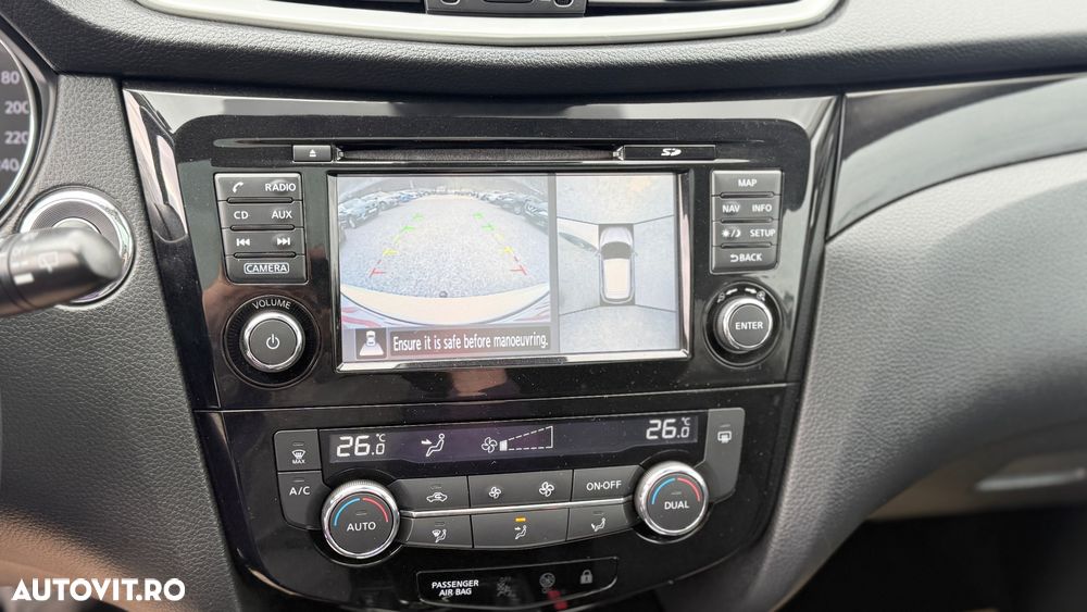 Nissan Qashqai 1.6 DIG-T N-Connecta - 17