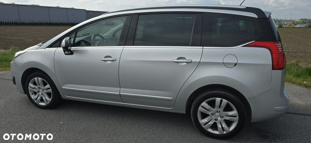 Peugeot 5008 - 5