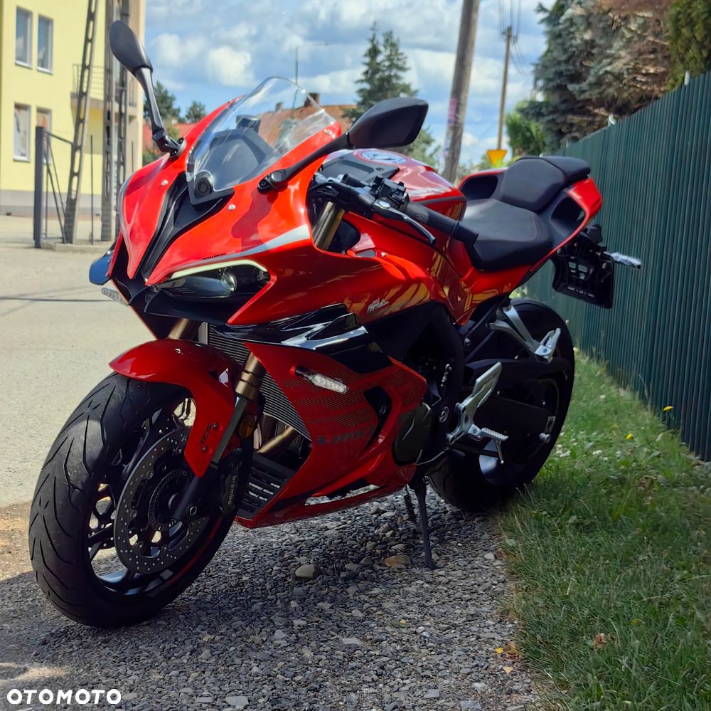 QJMOTOR SRK 800RR - 1