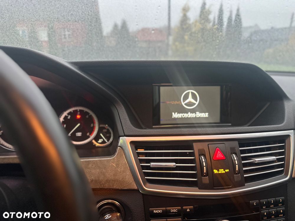 Mercedes-Benz Klasa E 220 T CDI 7G-TRONIC Elegance - 10
