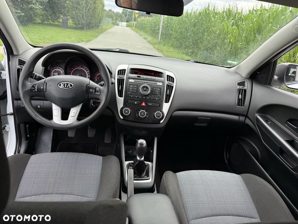Kia Ceed - 7